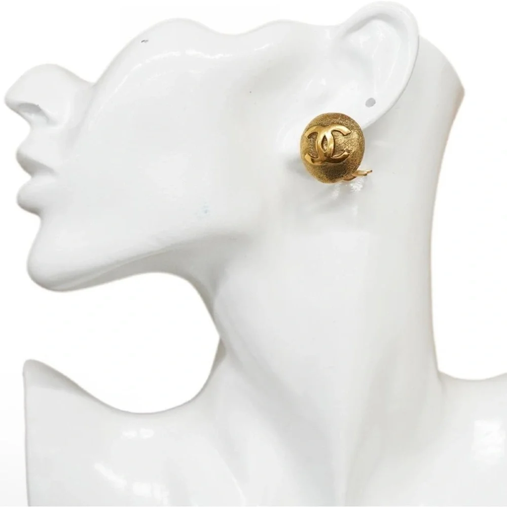 Chanel Gold Plated CC Clip on Earrings - Picture 5 of 5